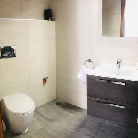 منزل للإقامة Spinola Bay Splendour - En-suite *